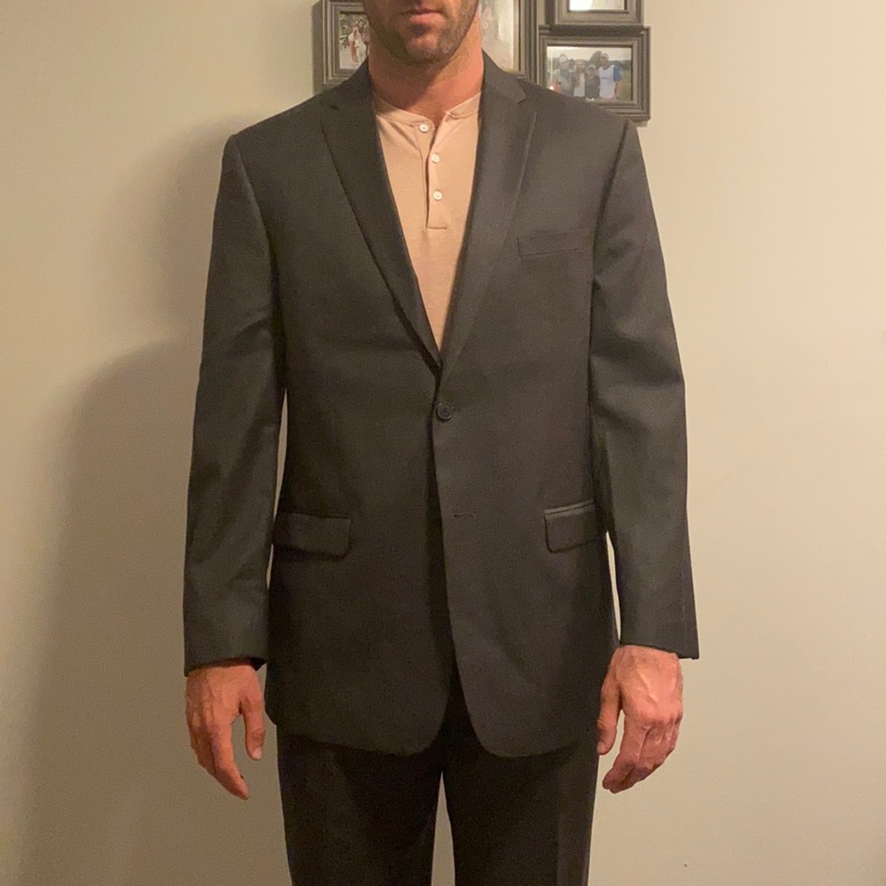 Jos A Bank - slim fit suit